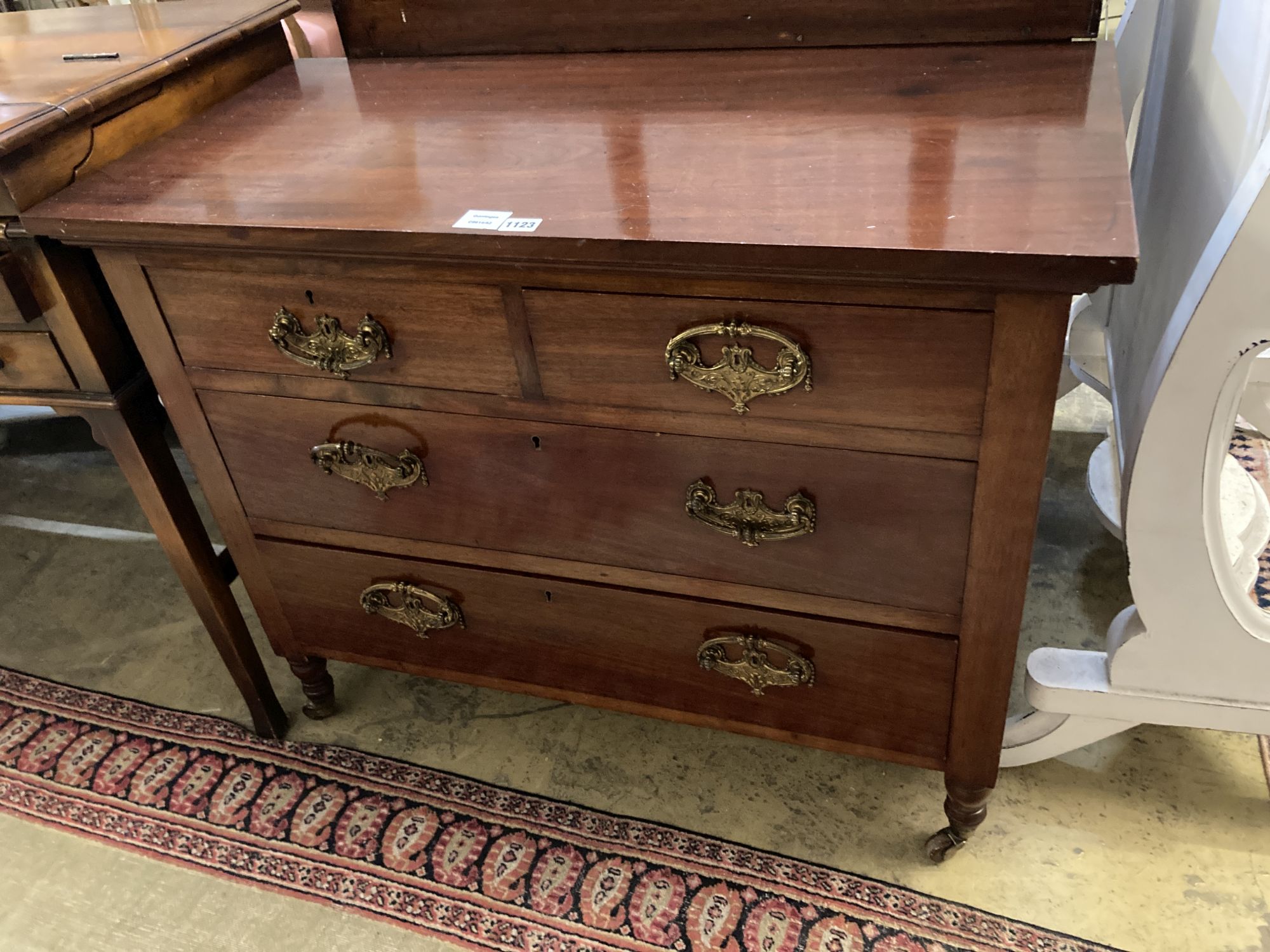 An Edwardian mahogany chest of drawers, width 96cm depth 48cm height 76cm